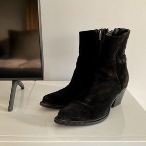 Barbara Bui black suede western lace-back boot size 39/9